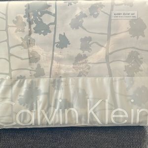 Calvin Klein Queen Duvet and Sham Set